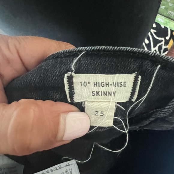 Madewell 10 inch High Rise Faded Black Skinny Jeans size 25 - Picture 4 of 7